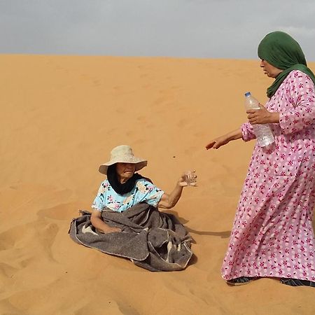 Отель Restcamp Ergchebbi Мерзуга Экстерьер фото