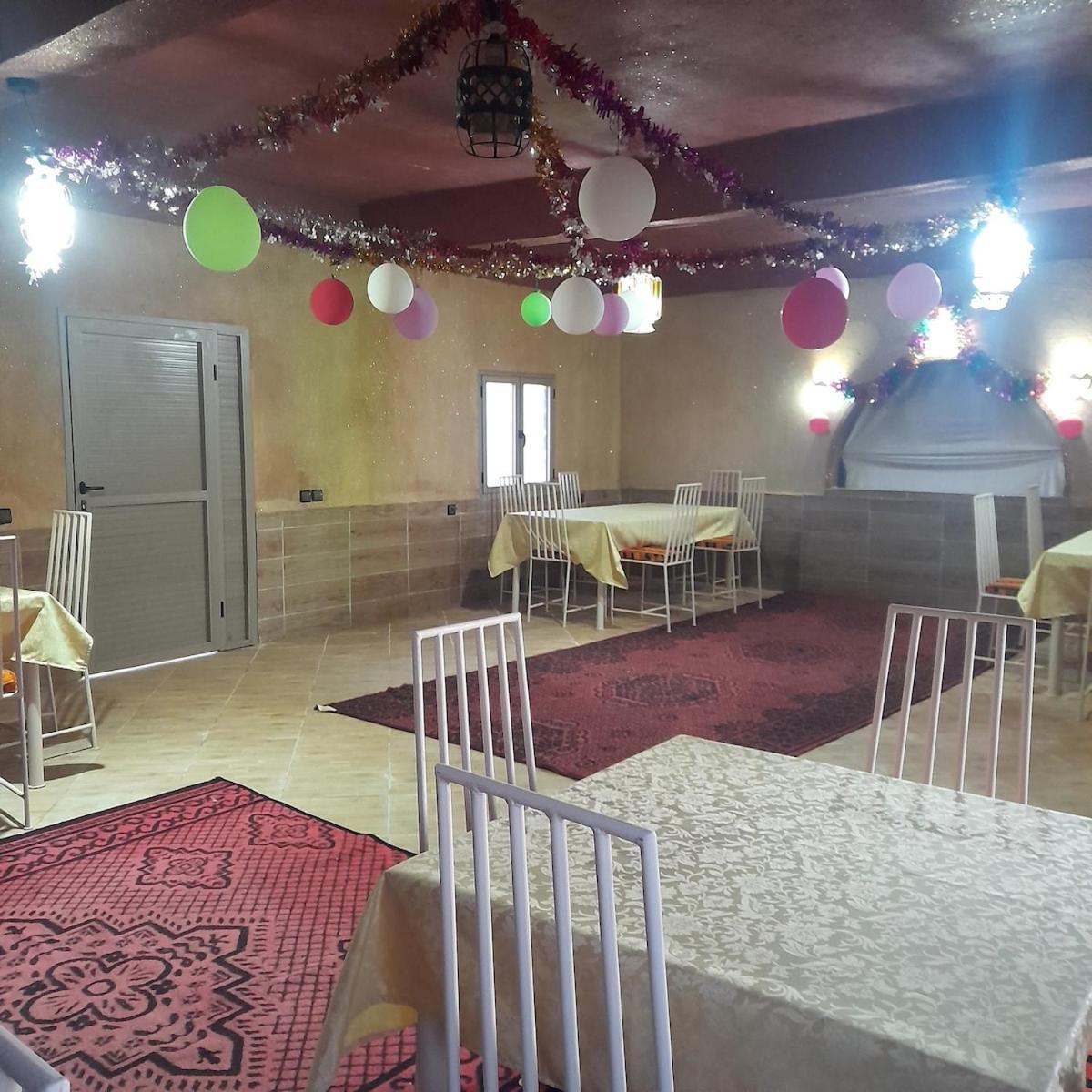 Отель Restcamp Ergchebbi Мерзуга Экстерьер фото
