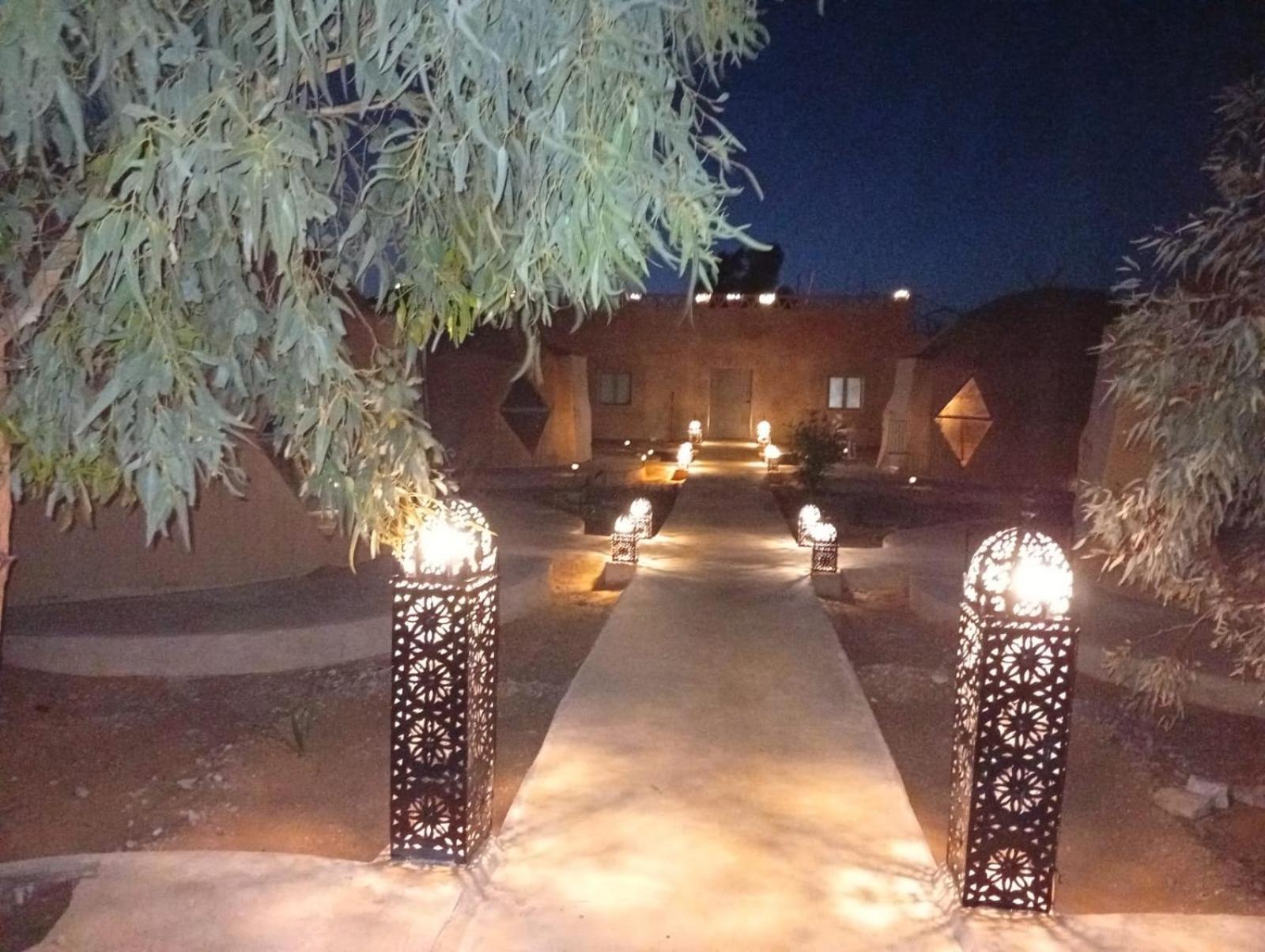 Отель Restcamp Ergchebbi Мерзуга Экстерьер фото