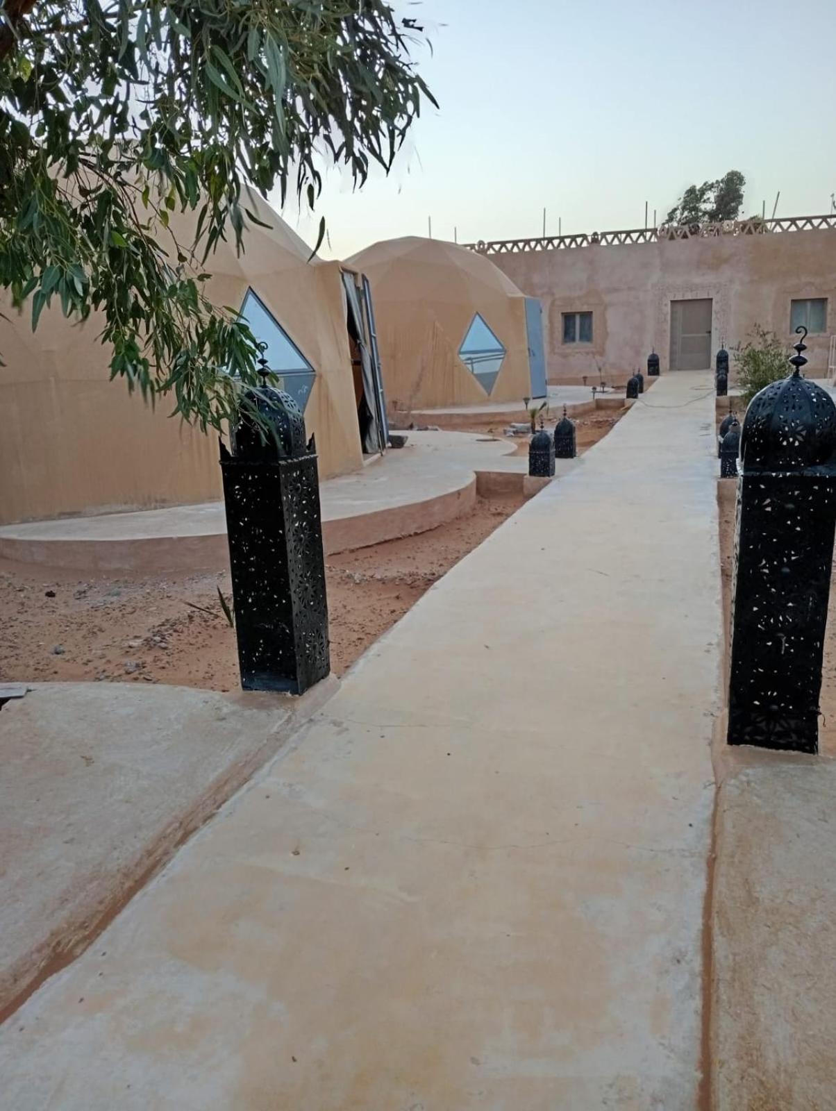 Отель Restcamp Ergchebbi Мерзуга Экстерьер фото